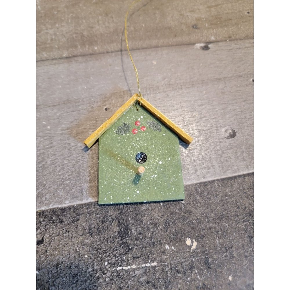 Green wooden‎ birdhouse no mistletoe Xmas ornament decor